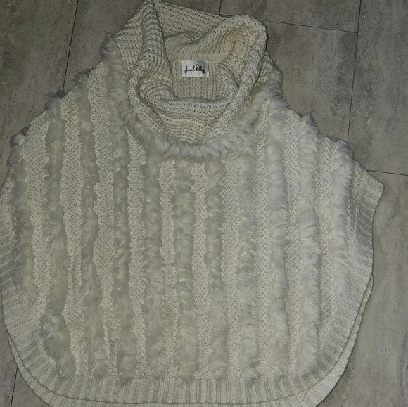 Joseph Ribkoff poncho - Picture 2 of 3